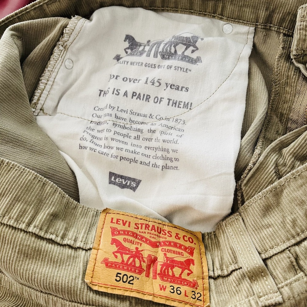 Levis 502 Brown Corduroy Actual Mens Straight Fit Casual Size 36x32 - Picture 7 of 7